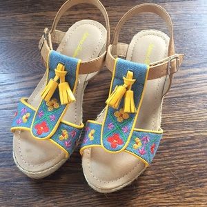 Hanna Anderson Anka Wedge Sandal EUC sz 2